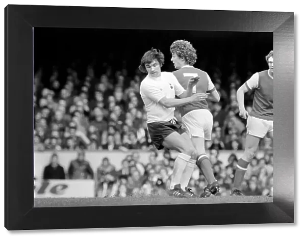 Football: Arsenal (1) vs. Tottenham Hotspur (0). April 1977 77-02053