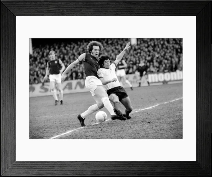 Framed Print : Football: F. A. Cup: West Ham F. C. (0) vs. Liverpool F. C. (2). January 1976 76-00045-020 Framed Print : Football: F. A. Cup: West Ham F. C. (0) vs. Liverpool F. C. (2). January 1976 76-00045-020