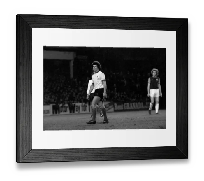 Framed Print : Football: F. A. Cup: West Ham F. C. (0) vs. Liverpool F. C. (2). January 1976 76-00045-077 Framed Print : Football: F. A. Cup: West Ham F. C. (0) vs. Liverpool F. C. (2). January 1976 76-00045-077