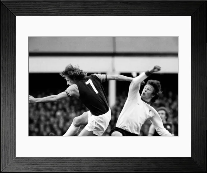 Framed Print : Football: F. A. Cup: West Ham F. C. (0) vs. Liverpool F. C. (2). January 1976 76-00045-026 Framed Print : Football: F. A. Cup: West Ham F. C. (0) vs. Liverpool F. C. (2). January 1976 76-00045-026