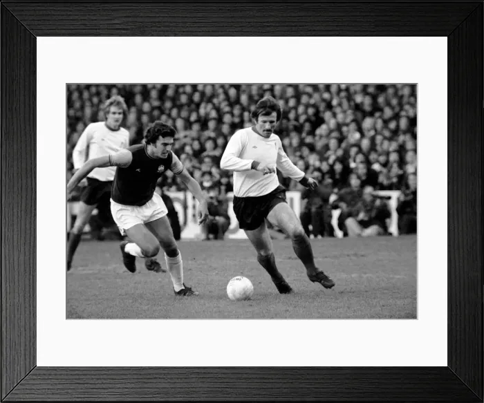 Framed Print : Football: F. A. Cup: West Ham F. C. (0) vs. Liverpool F. C. (2). January 1976 76-00045-033 Framed Print : Football: F. A. Cup: West Ham F. C. (0) vs. Liverpool F. C. (2). January 1976 76-00045-033