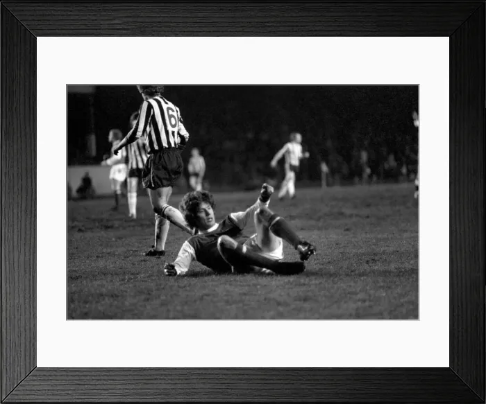 Framed Print : Football: Arsenal (4) vs. Newcastle United (0). March 1975 75-01516-058