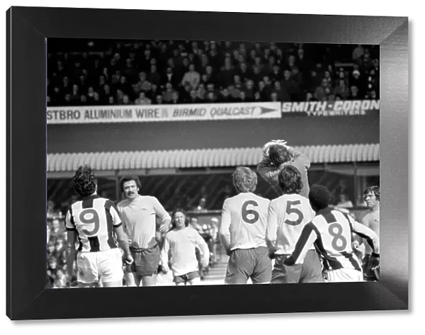 West Bromwich Albion (0) vs. Arsenal (2). April 1977 77-02029-022