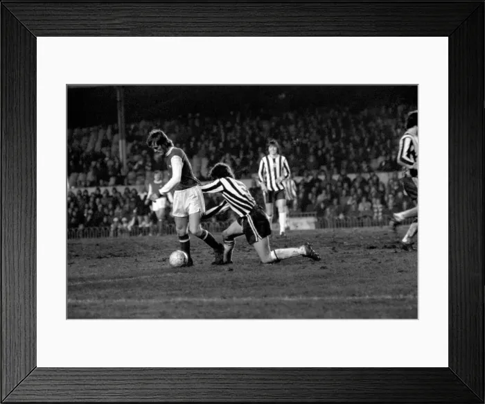 Framed Print : Football: Arsenal (4) vs. Newcastle United (0). March 1975 75-01516-045 Framed Print : Football: Arsenal (4) vs. Newcastle United (0). March 1975 75-01516-045