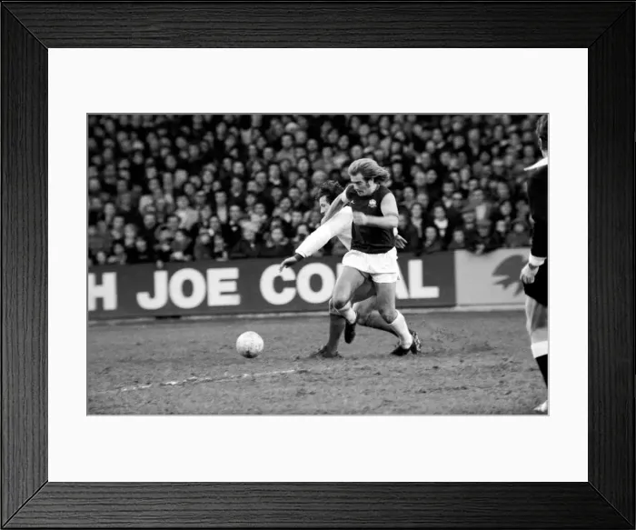 Framed Print : Football: F. A. Cup: West Ham F. C. (0) vs. Liverpool F. C. (2). January 1976 76-00045-003