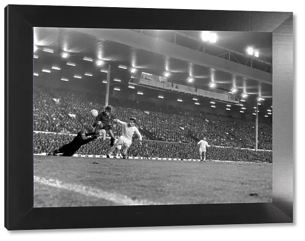 Liverpool (2) v. Servette (0). European Cup Winners Cup. September 1971 71-12067-033