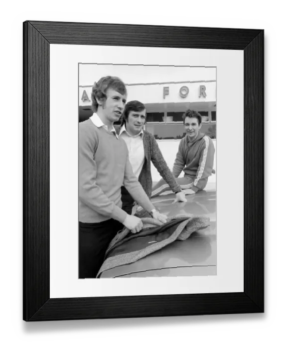 Framed Print : Brian Clough, manager Nottingham forest F. C. February 1975 75-01033-002 Framed Print : Brian Clough, manager Nottingham forest F. C. February 1975 75-01033-002