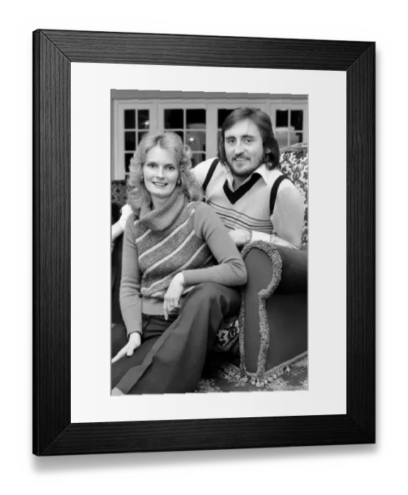 Framed Print : West Ham F. C. Frank Lampard at home with wife Pat. February 1975 75-01037-002