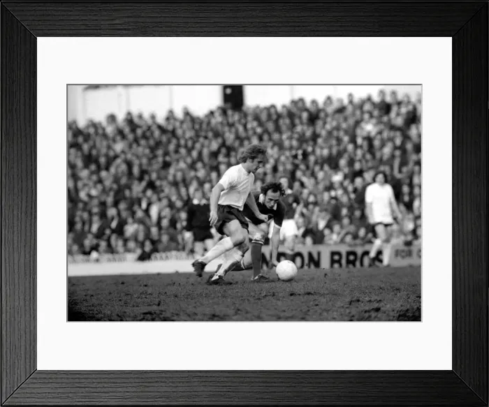 Framed Print : Football: Tottenham Hotspur F. C. vs. Leicester City F. C. February 1975 75-01041-010 Framed Print : Football: Tottenham Hotspur F. C. vs. Leicester City F. C. February 1975 75-01041-010