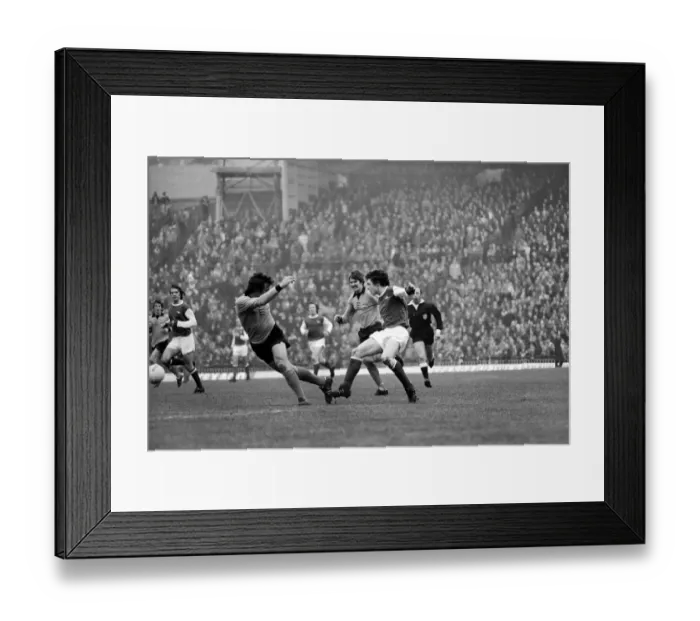 Framed Print : Division One Football Wolves F. C. v Arsenal F. C. 1974 / 75 Season Framed Print : Division One Football Wolves F. C. v Arsenal F. C. 1974 / 75 Season