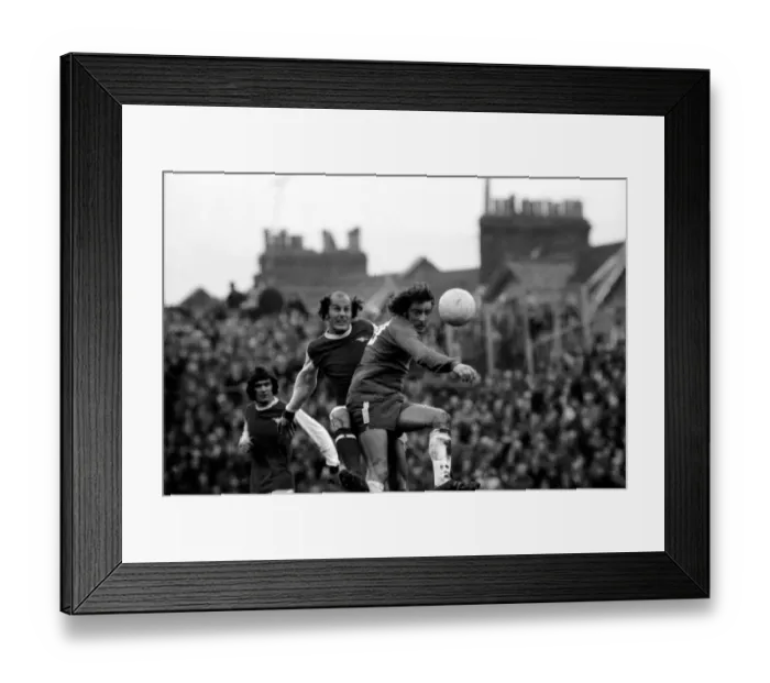 Framed Print : English League Division One match at Highbury Arsenal 1 v Chelsea 2