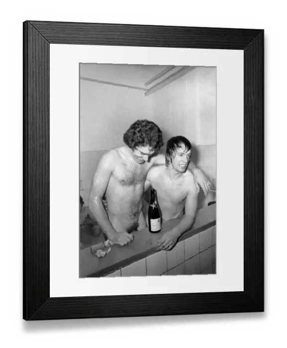 Framed Print : Football: Norwich F. C. (1) v. Manchester United F. C. (0). January 1975 75-00414 Framed Print : Football: Norwich F. C. (1) v. Manchester United F. C. (0). January 1975 75-00414