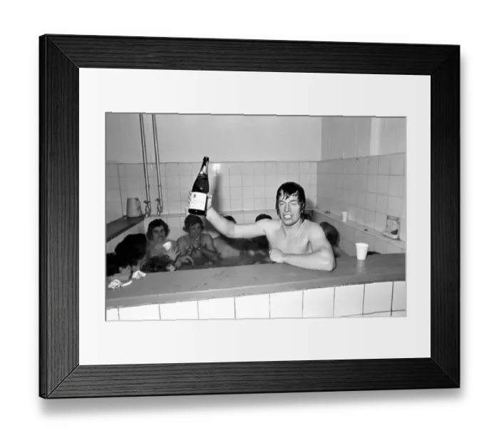 Framed Print : Football: Norwich F. C. (1) v. Manchester United F. C. (0). January 1975 75-00414-073 Framed Print : Football: Norwich F. C. (1) v. Manchester United F. C. (0). January 1975 75-00414-073