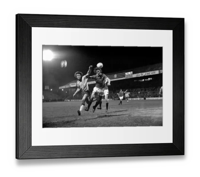 Framed Print : Football: Norwich F. C. (1) v. Manchester United F. C. (0). January 1975 75-00414-026