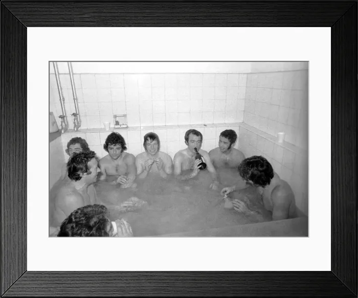 Framed Print : Football: Norwich F. C. (1) v. Manchester United F. C. (0). January 1975 75-00414-056 Framed Print : Football: Norwich F. C. (1) v. Manchester United F. C. (0). January 1975 75-00414-056