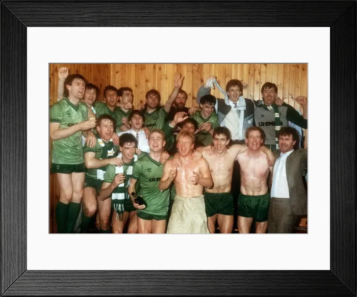 Framed Print : Celtic 5 versus St Mirren 0 1986 Premier League victory celebrations football