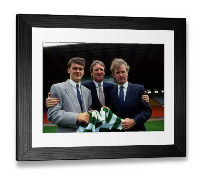 Framed Print : Andy Walker after signing for Celtic July 1987