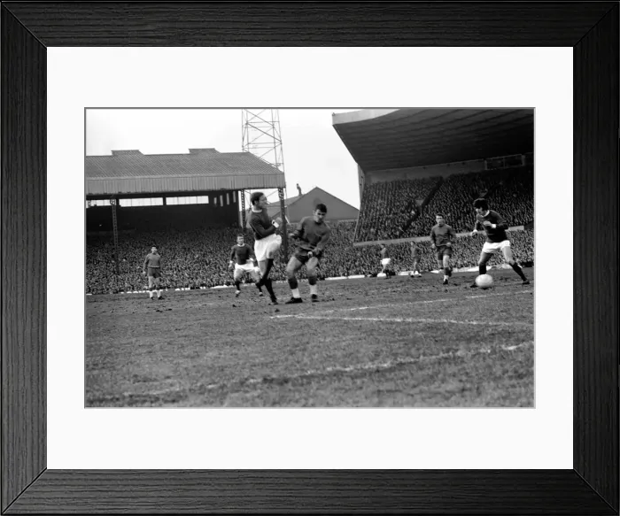 Framed Print : Manchester United v. Crystal Palace. February 1970 70-1630-002 Framed Print : Manchester United v. Crystal Palace. February 1970 70-1630-002