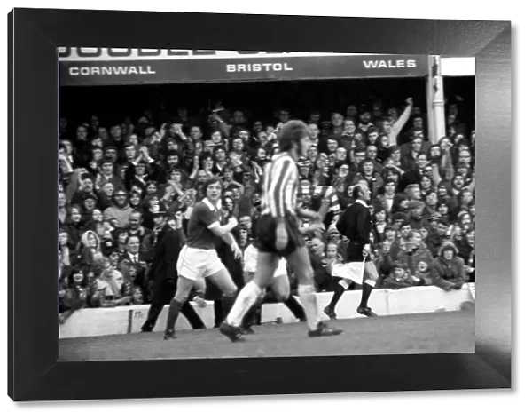 Football: Southampton F. C. vs. Manchester City United F. C. April 1975 75-1785-020