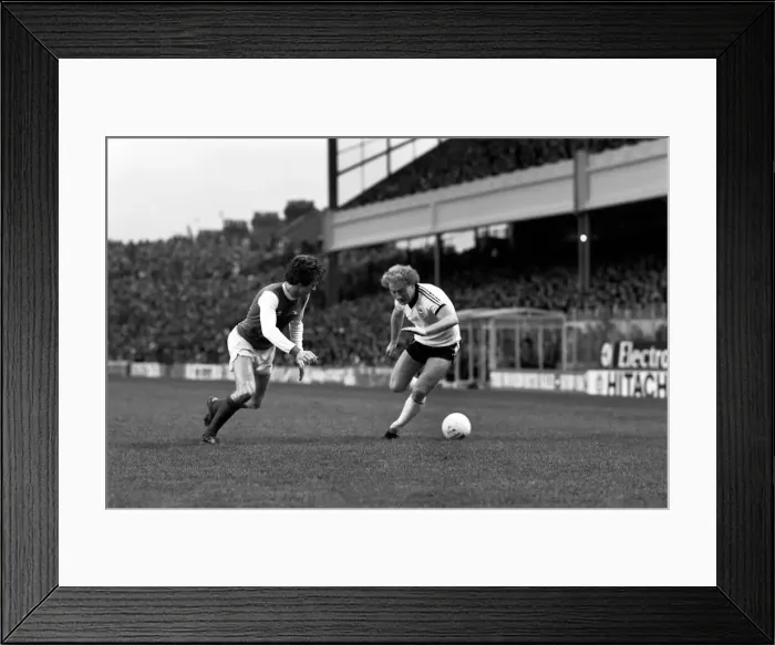 Framed Print : Arsenal (1) v. Ipswich (1). Action from the match. December 1980 80-07210-003 Framed Print : Arsenal (1) v. Ipswich (1). Action from the match. December 1980 80-07210-003