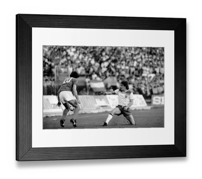 Framed Print : Sport: Football: 1980 European Championships Group B - Italy (1) v. England (0)
