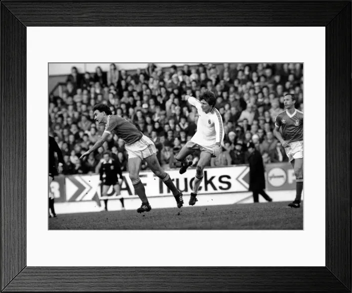 Framed Print : Football: Nottingham Forest vs. Sunderland. December 1980 80-07212-003 Framed Print : Football: Nottingham Forest vs. Sunderland. December 1980 80-07212-003