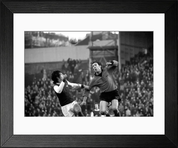 Framed Print : Football: Wolves (3) vs. Arsenal (0). Skipper Alan Ball Framed Print : Football: Wolves (3) vs. Arsenal (0). Skipper Alan Ball