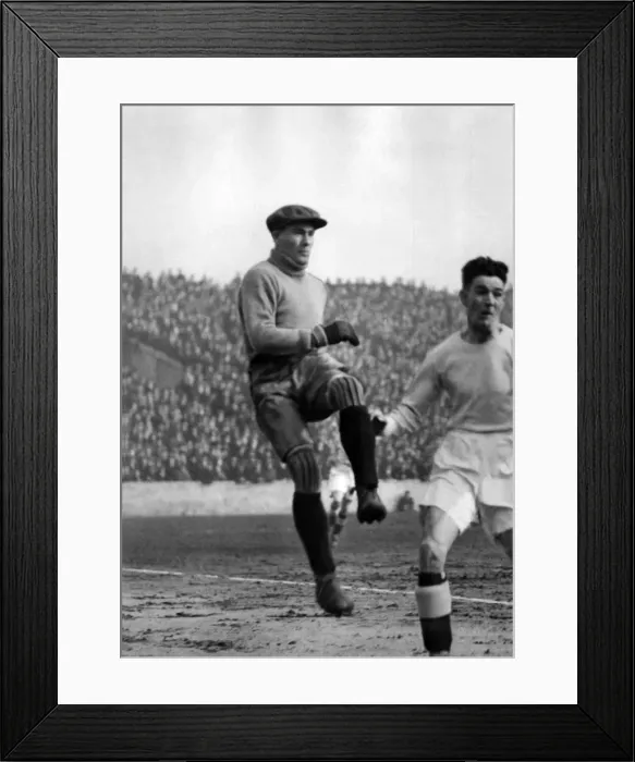 Framed Print : Liverpool Ireland goal keeper Elisha Scott seen in action against Aston Villa Framed Print : Liverpool Ireland goal keeper Elisha Scott seen in action against Aston Villa