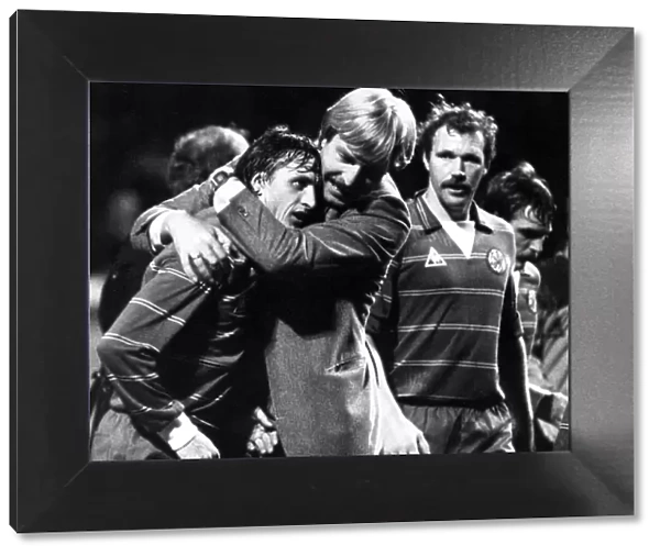 Aad de Mos celebrating goal with Johan Cruyff September 1982