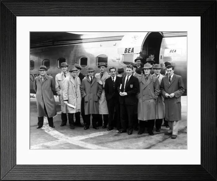 Framed Print : Manchester United leave Ringway Airport, Manchester for their European Cup Semi Final Framed Print : Manchester United leave Ringway Airport, Manchester for their European Cup Semi Final