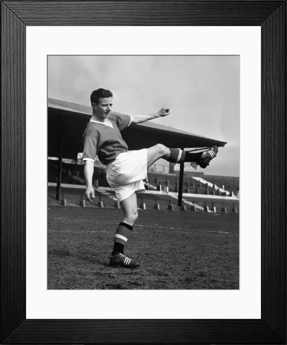 Framed Print : Johnny Berry, Manchester Uniteds outside right. April 1957. 02 / 04 / 1957 Framed Print : Johnny Berry, Manchester Uniteds outside right. April 1957. 02 / 04 / 1957