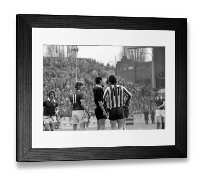 Framed Print : Football: Southampton F. C. vs. Manchester City United F. C. April 1975 75-1785-026