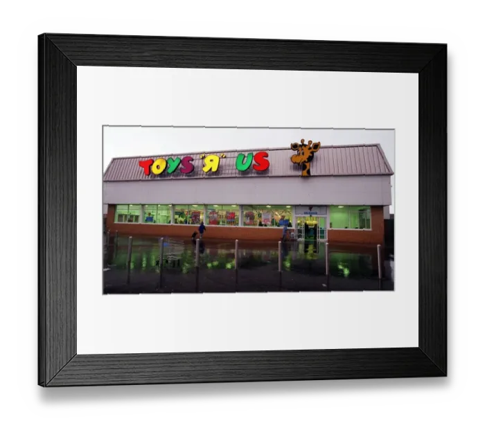 Framed Print : TOYS R US IN GOVAN GLASGOW December 1999
