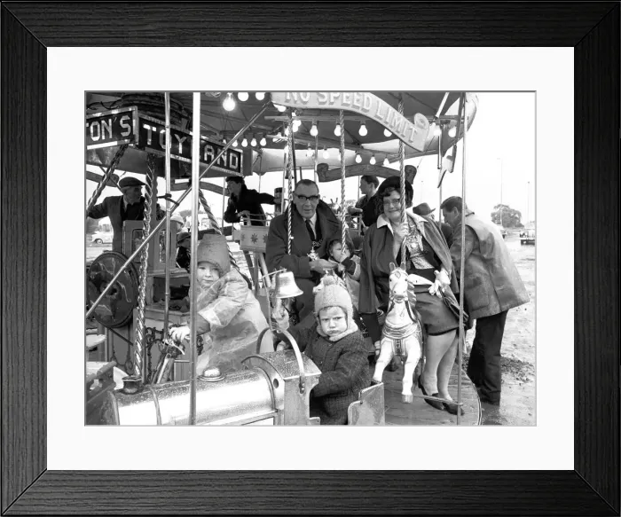 Framed Print : Lord Mayor of Coventry, Alderman E J Williams, (left) pictured with his wife Framed Print : Lord Mayor of Coventry, Alderman E J Williams, (left) pictured with his wife
