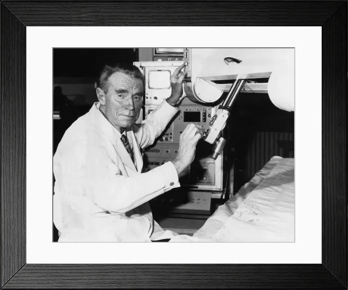 Framed Print : Professor Ian Donald inventor of Ultrasound 1975 Framed Print : Professor Ian Donald inventor of Ultrasound 1975