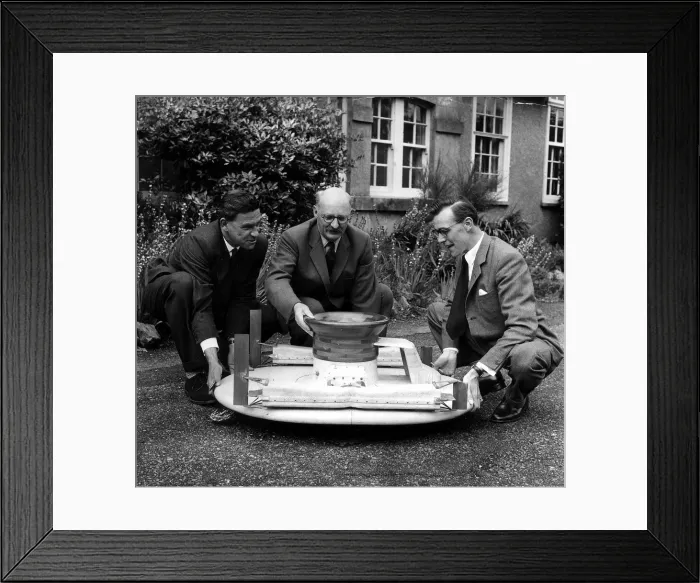 Framed Print : Mr Christopher Cockerell June 1959 Pictured at Cowes with model of his SRN1