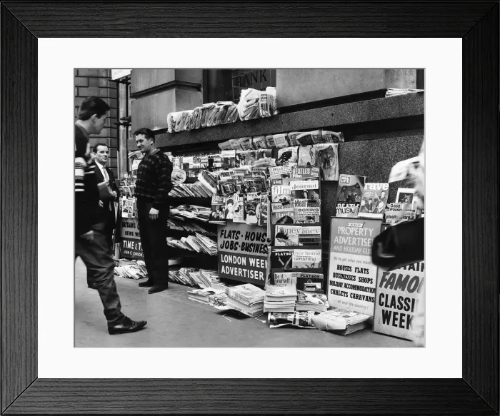 Framed Print : Newspaper Vendor in Fleet Street London 1964 LAFRSSAPR05 2004