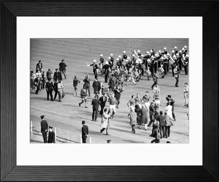 Framed Print : England v West Germany World Cup Final 1999, 30th July 1966 Framed Print : England v West Germany World Cup Final 1999, 30th July 1966