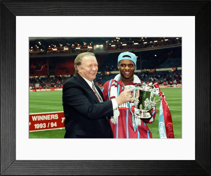 Framed Print : Coca Cola Cup Final. Aston Villa 3 v Manchester United 1