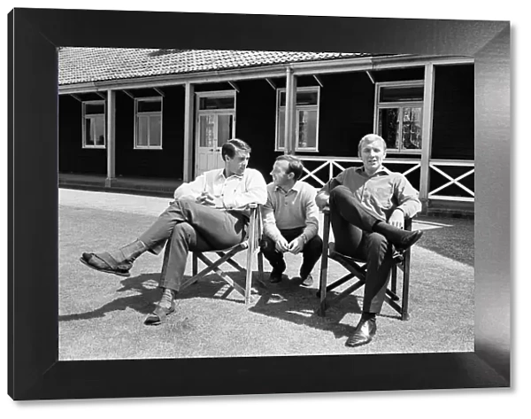 England teamm mates, Geoff Hurst, Nobby Stiles & Bobby Moore take things easy at Hendon