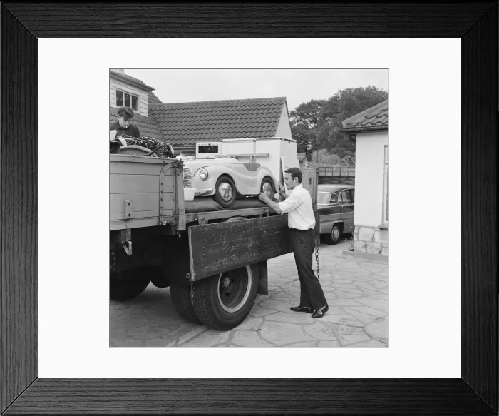 Framed Print : England footballer Jimmy Greaves who recently signed for AC Milan Framed Print : England footballer Jimmy Greaves who recently signed for AC Milan