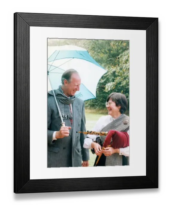 Framed Print : Republic of Ireland manager Jack Charlton launching Northumberland Gifts with Northumbria