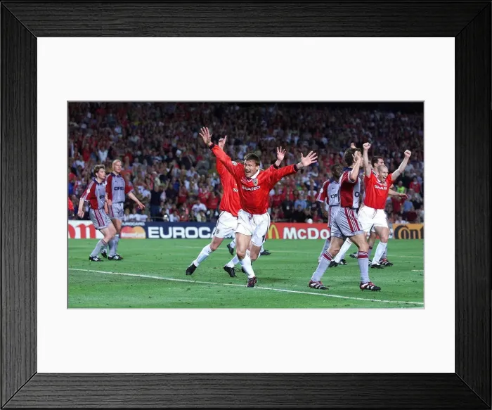 Framed Print : Manchester Uniteds Teddy Sheringham celebrates his equalising goal during Framed Print : Manchester Uniteds Teddy Sheringham celebrates his equalising goal during