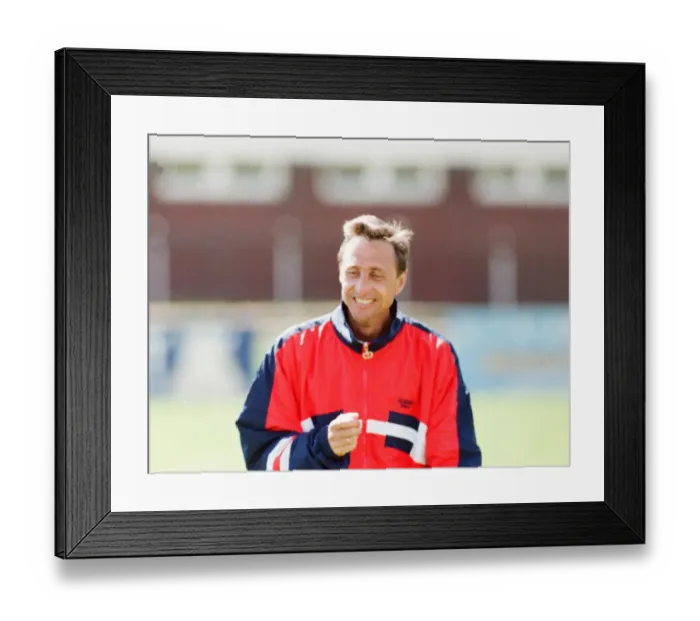 Framed Print : Johan Cruyff Barcelona Manager pictured during training session in Rotterdam
