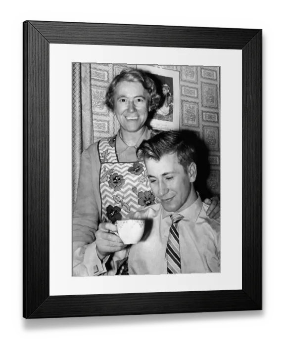 Framed Print : Bobby Charlton the Manchester United forward is seen with his mother Cissie afther his Framed Print : Bobby Charlton the Manchester United forward is seen with his mother Cissie afther his