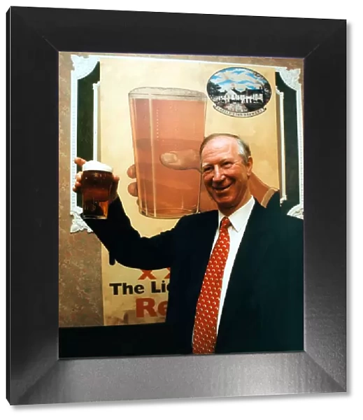 Jack Charlton with a pint of Nimmos XXXX at Castle Eden Brewery in January 1999