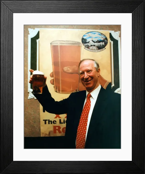 Framed Print : Jack Charlton with a pint of Nimmos XXXX at Castle Eden Brewery in January 1999 Framed Print : Jack Charlton with a pint of Nimmos XXXX at Castle Eden Brewery in January 1999