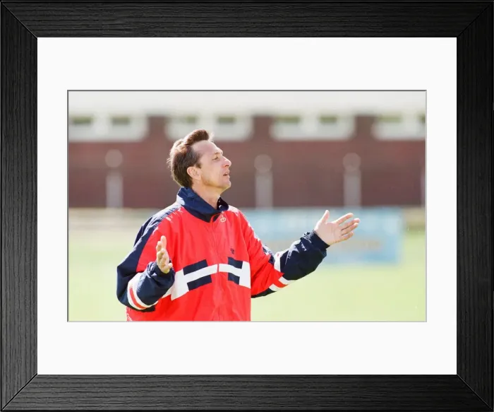 Framed Print : Johan Cruyff Barcelona Manager pictured during training session in Rotterdam Framed Print : Johan Cruyff Barcelona Manager pictured during training session in Rotterdam
