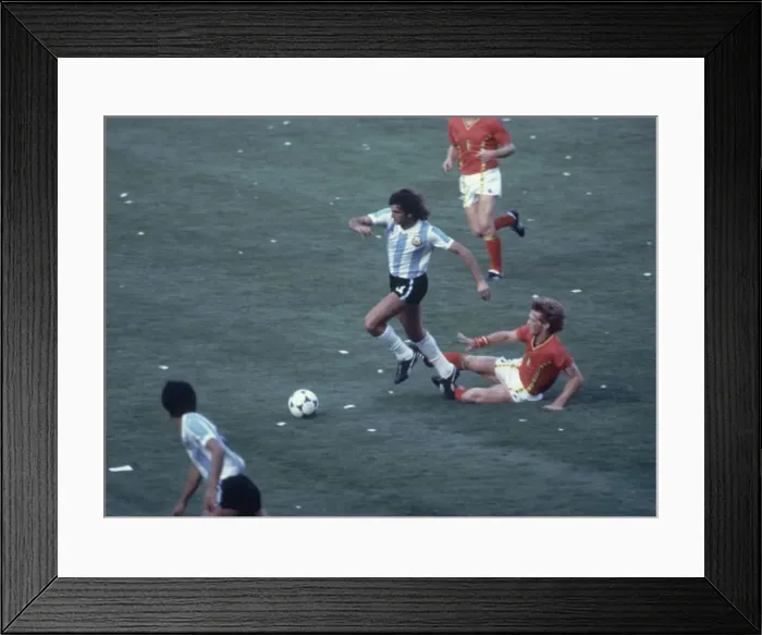 Framed Print : 1982 World Cup Group Three match in Barcelona, Spain. Argentina 0 v Belgium 1 Framed Print : 1982 World Cup Group Three match in Barcelona, Spain. Argentina 0 v Belgium 1