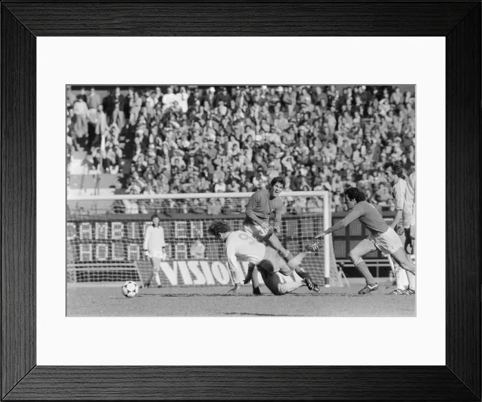 Framed Print : 1978 World Cup Second Round Group A match in Buenos Aires, Argentina Framed Print : 1978 World Cup Second Round Group A match in Buenos Aires, Argentina
